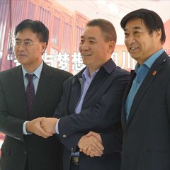 菲彩国际再出手公益，为四川25所小学捐赠菲彩国际高科技钢琴